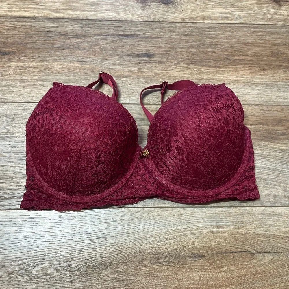 Daisy Fuentes design padded